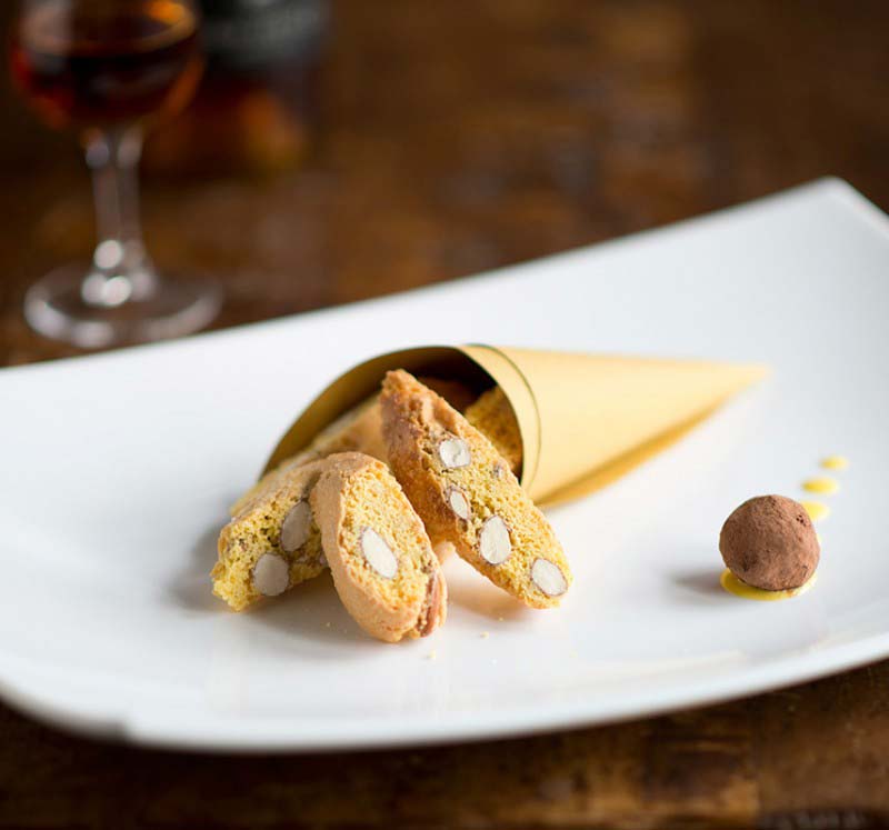 “Cantuccini” con Vin Santo - Typical almond biscuits served with dessert wine - Boccanegra Florence Restaurant
